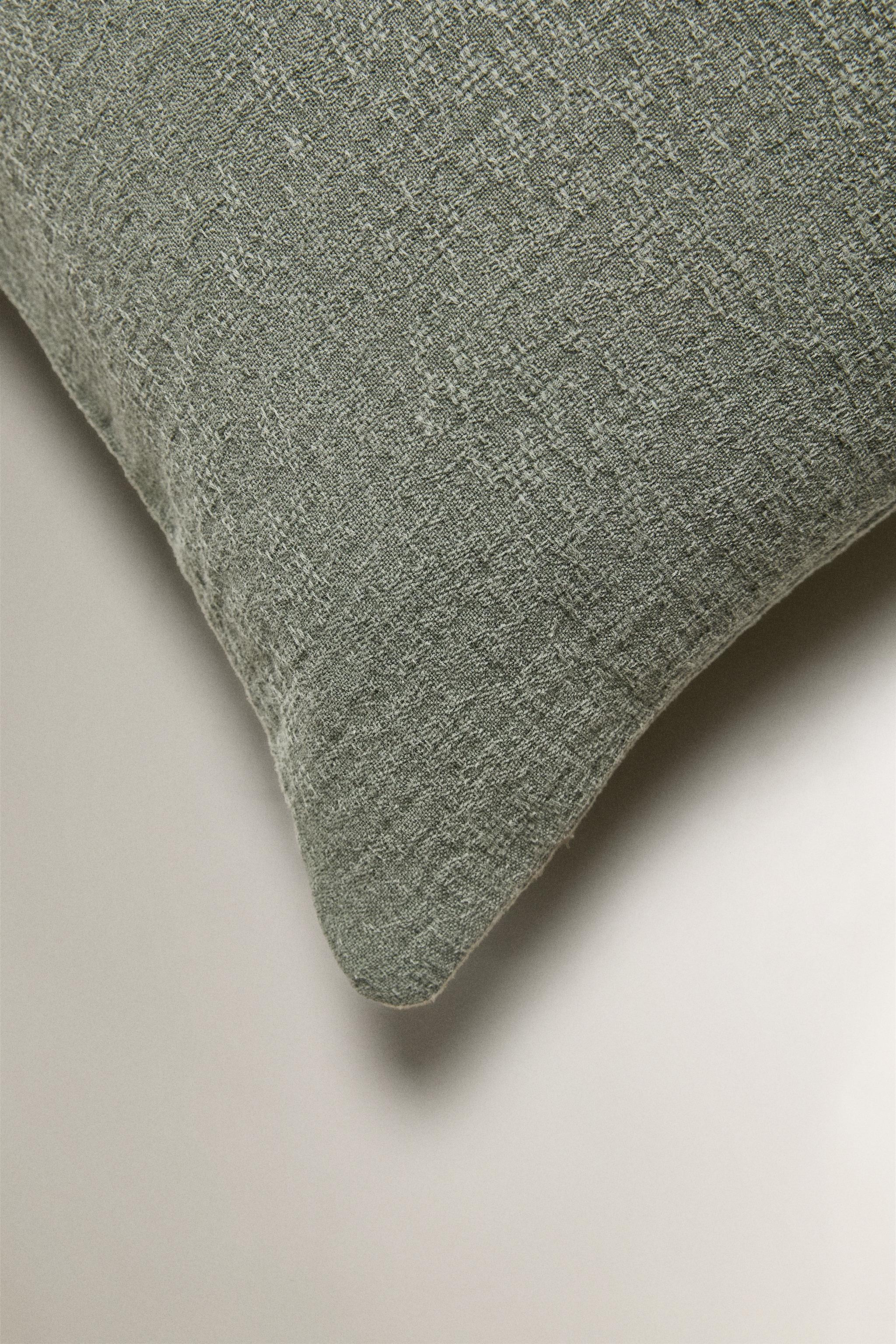 TEXTURED THROW PILLOW COVER